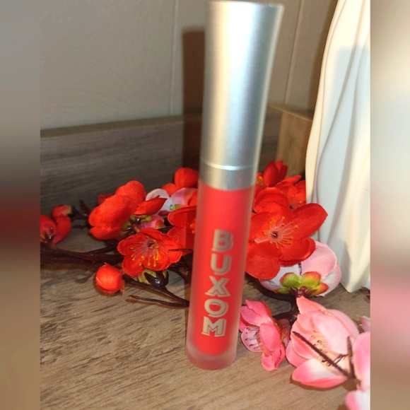 BRAND NEW Buxom Full-On Plumping Lip Matte - Picture 3 of 3